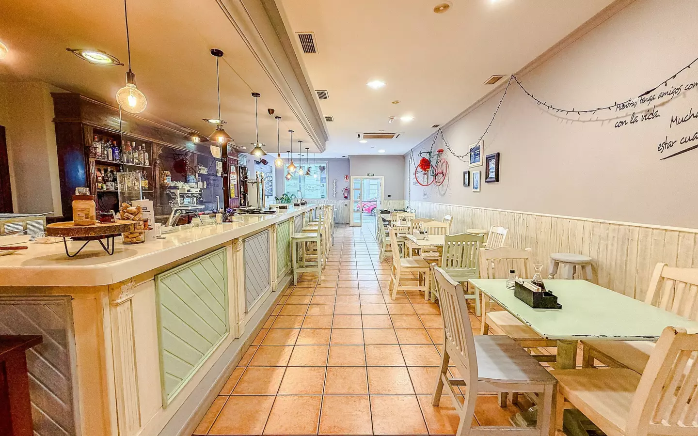 Commercial In Petrer, Spain (144 M²)