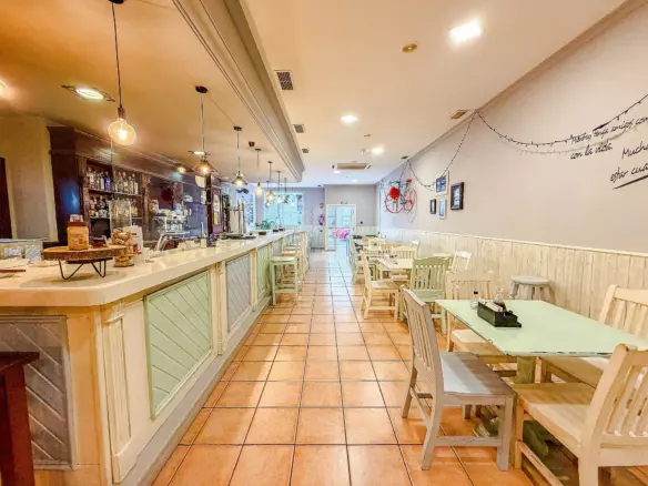 Commercial In Petrer, Spain (144 M²)
