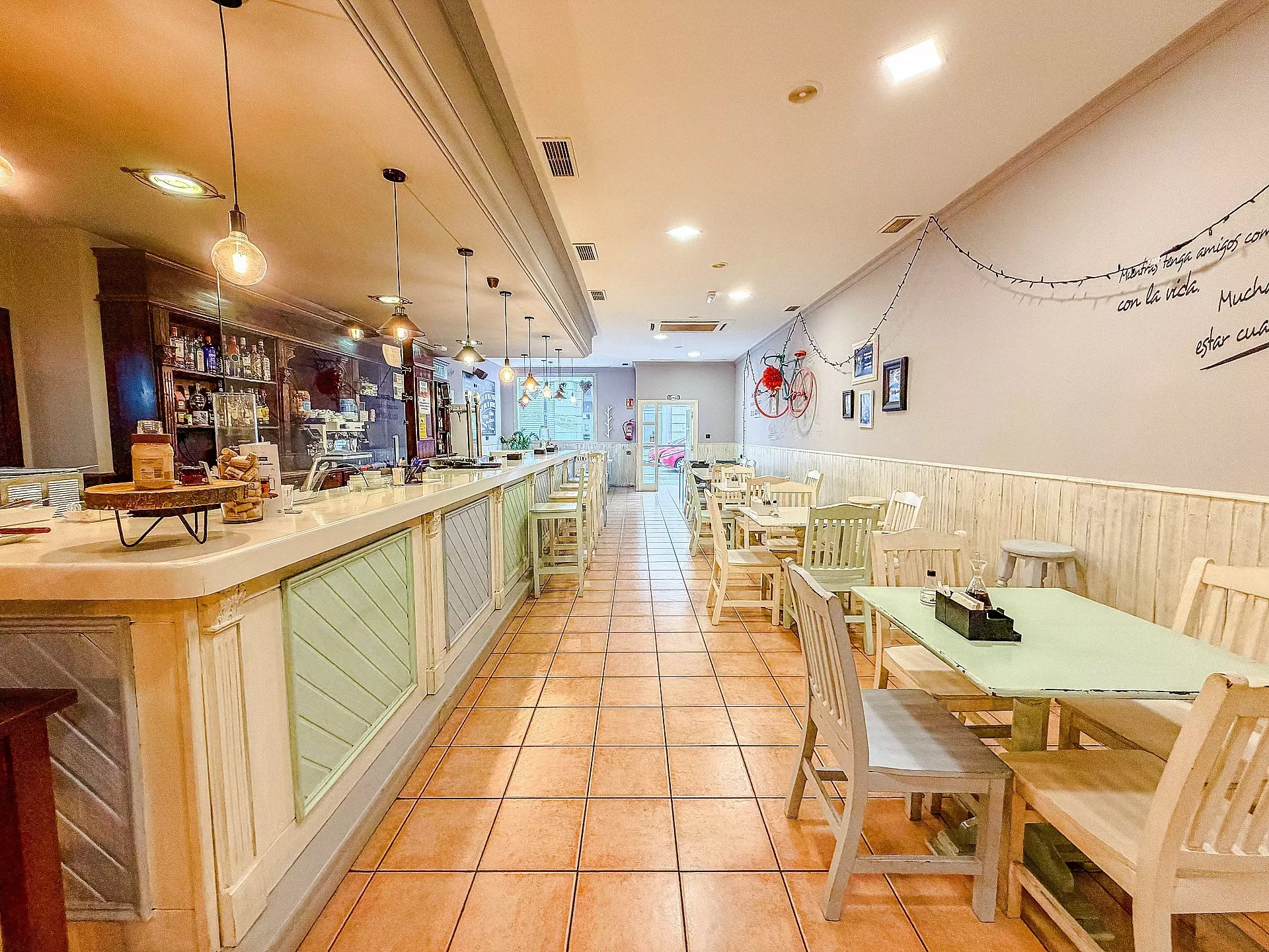 Commercial In Petrer, Spain (144 M²)