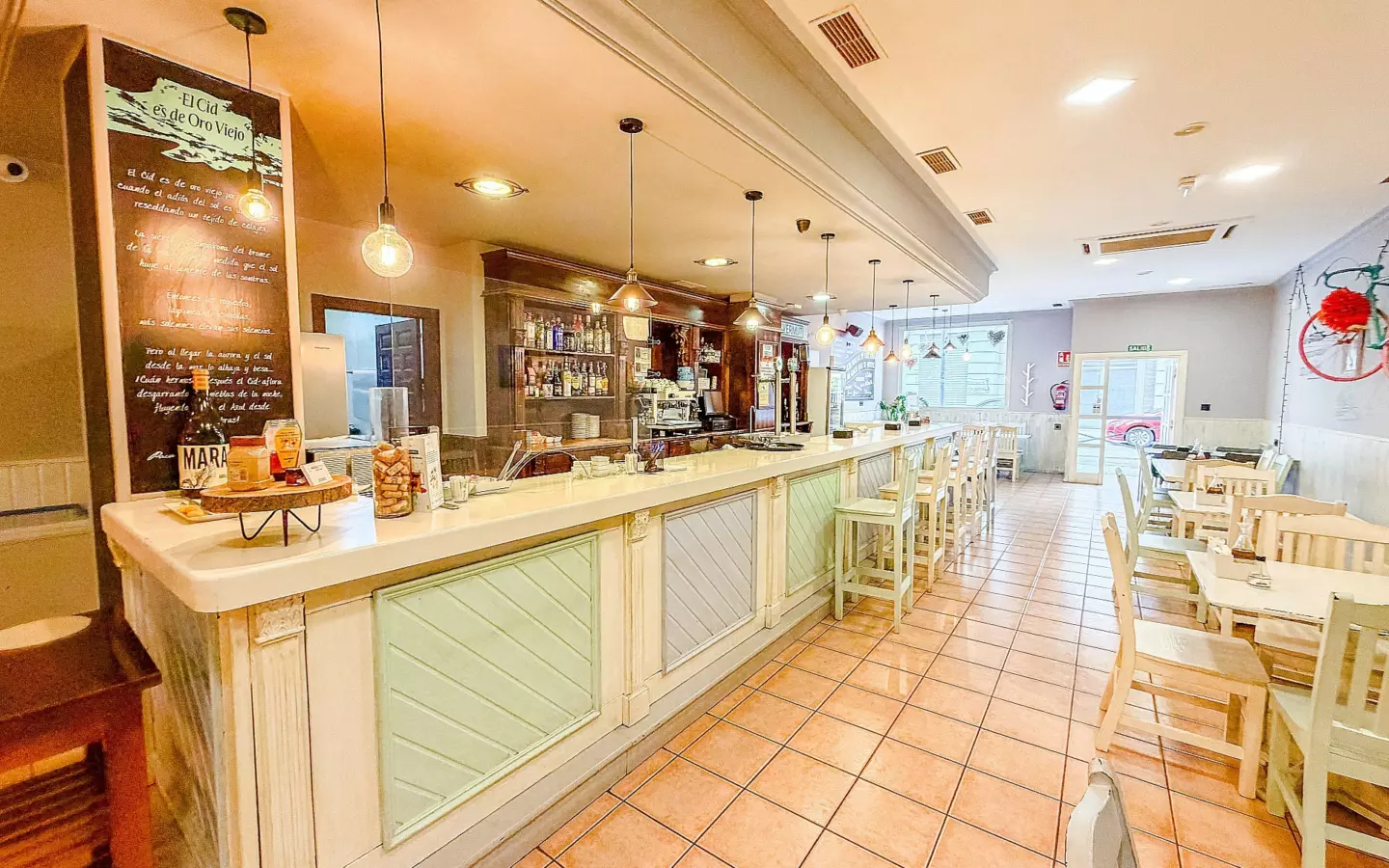 Commercial In Petrer, Spain (144 M²)
