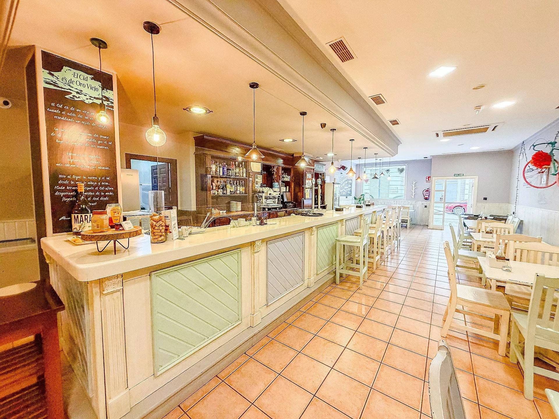 Commercial In Petrer, Spain (144 M²)