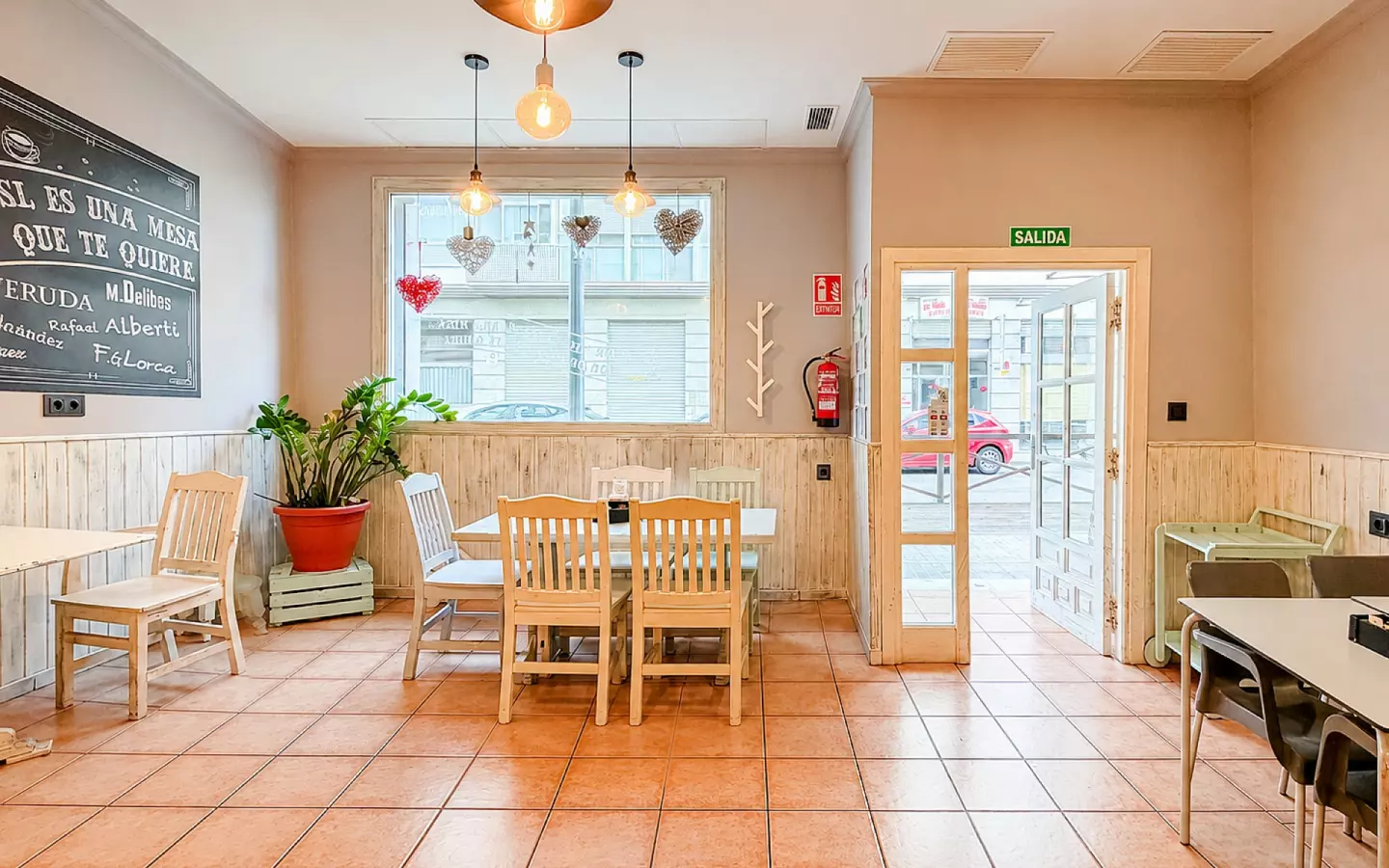 Commercial In Petrer, Spain (144 M²)