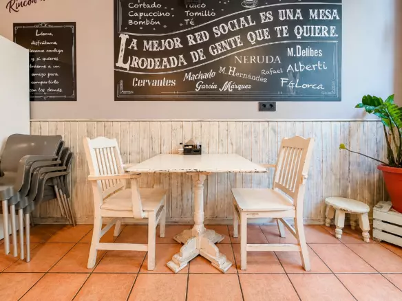 Commercial In Petrer, Spain (144 M²)