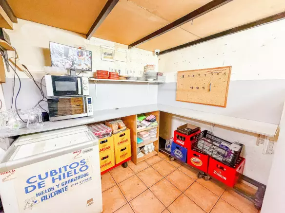 Commercial In Petrer, Spain (144 M²)
