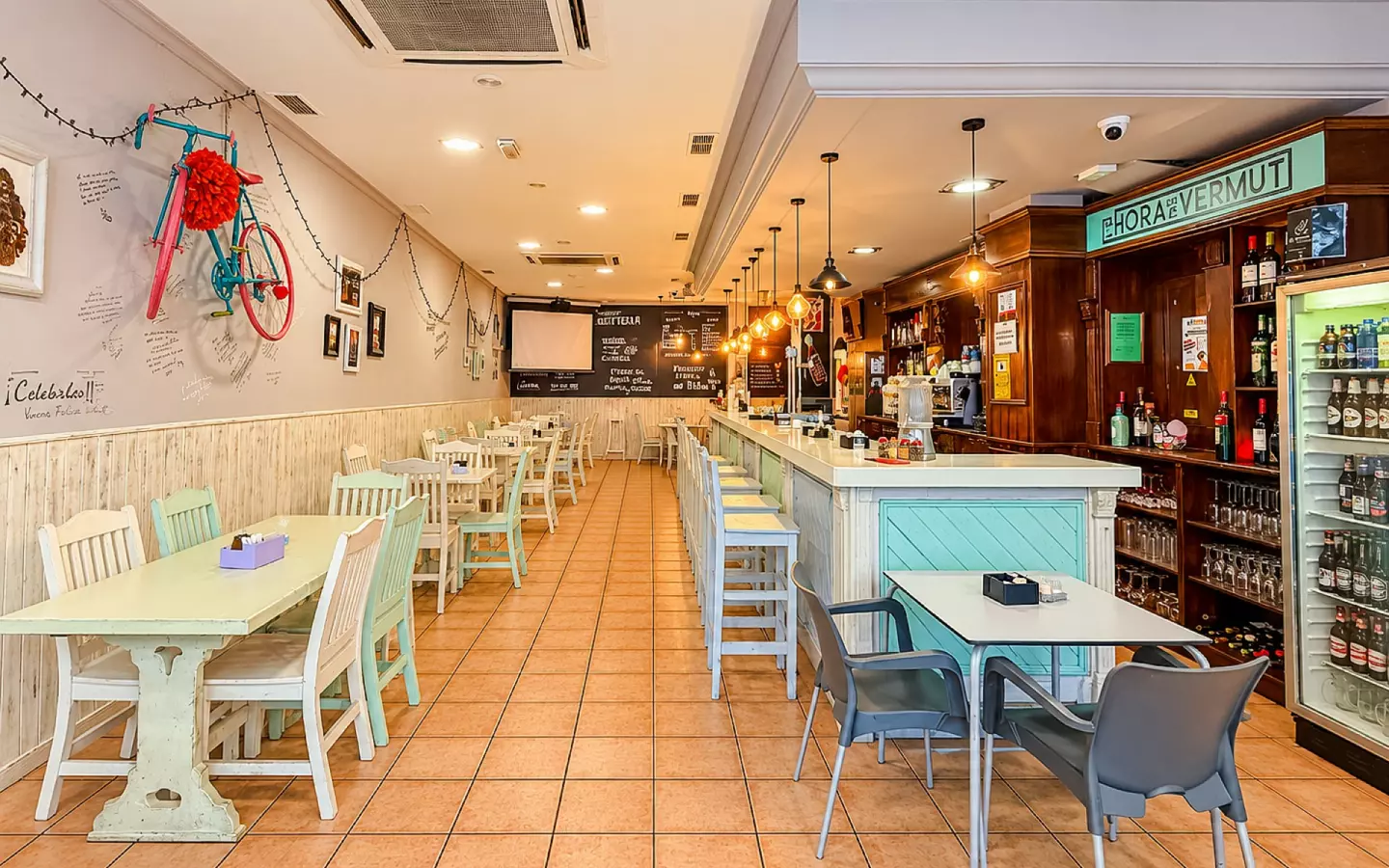 Commercial In Petrer, Spain (144 M²)