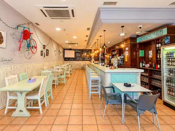 Commercial In Petrer, Spain (144 M²)