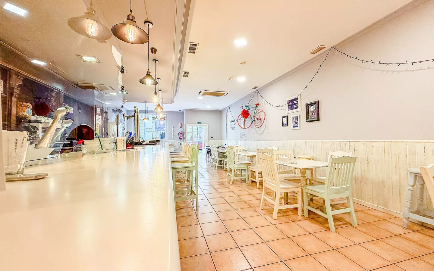 Commercial In Petrer, Spain (144 M²)