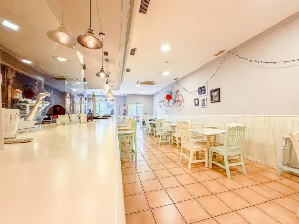 Commercial In Petrer, Spain (144 M²)