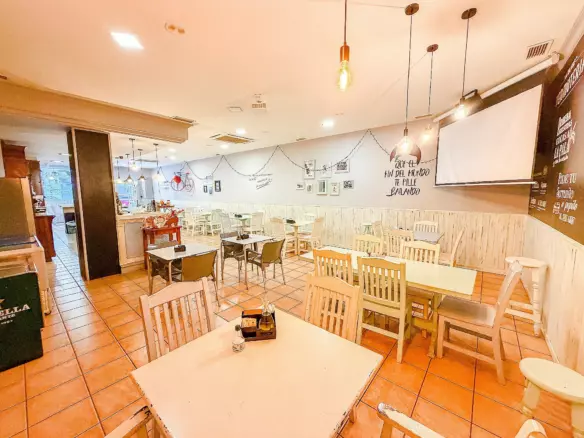 Commercial In Petrer, Spain (144 M²)