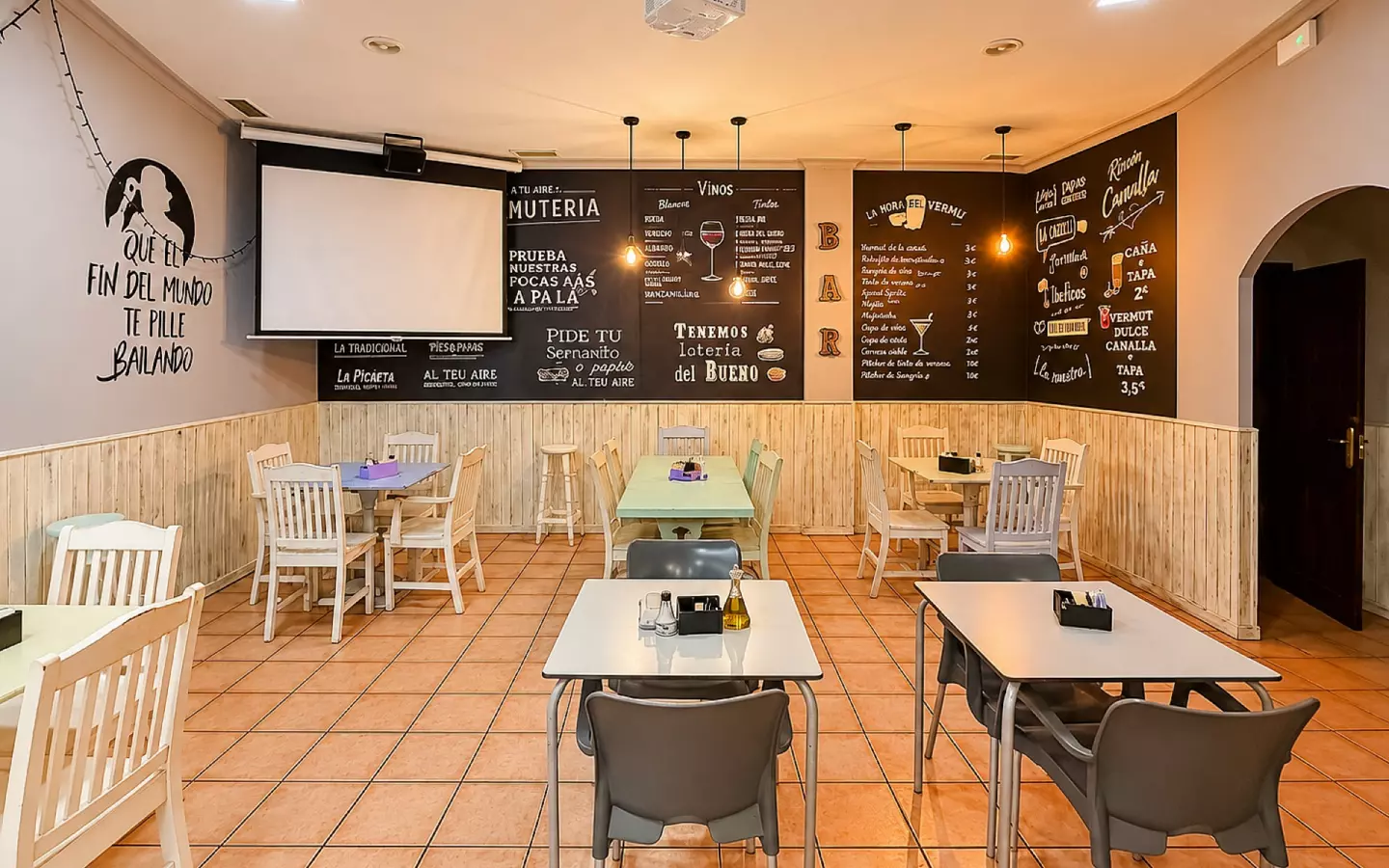 Commercial In Petrer, Spain (144 M²)