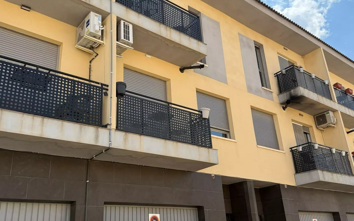3-bedroom Apartment In Pinoso, Spain (190 M²)