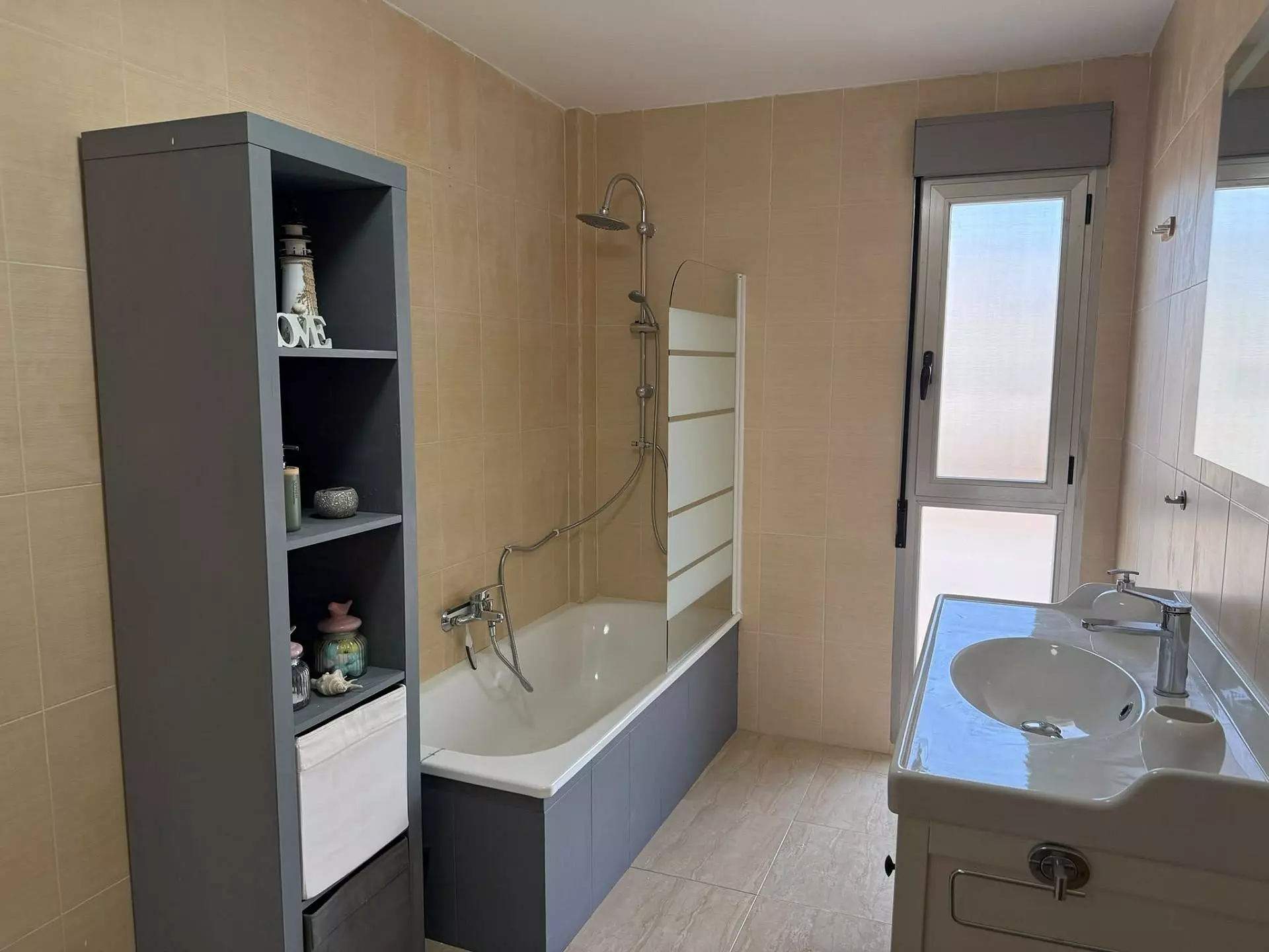 w_w_whatsapp-image-2026-09-17-at-10.33.23-6–3b7269 3-bedroom Apartment In Pinoso, Spain (190 M²)