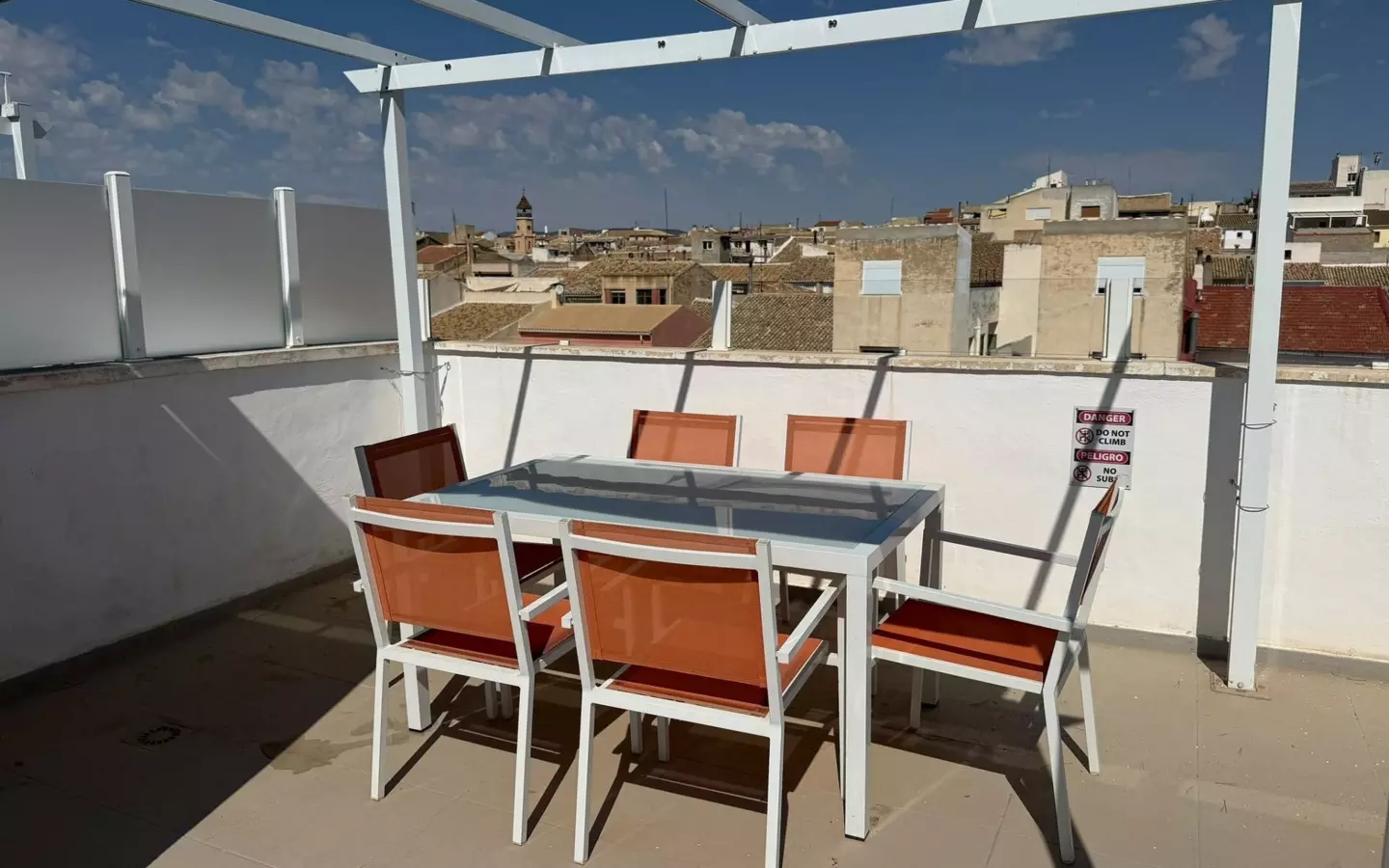 3-bedroom Apartment In Pinoso, Spain (190 M²)