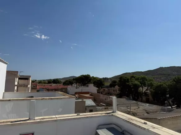 3-bedroom Apartment In Pinoso, Spain (190 M²)