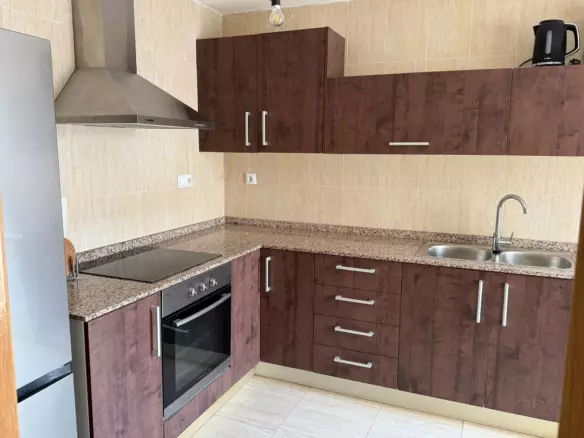 3-bedroom Apartment In Pinoso, Spain (190 M²)
