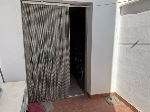 3-bedroom Apartment In Pinoso, Spain (190 M²)