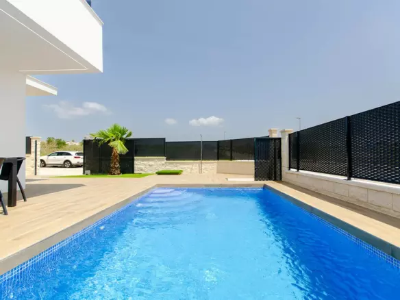 3-bedroom Villa In Orihuela, Spain (100 M²)