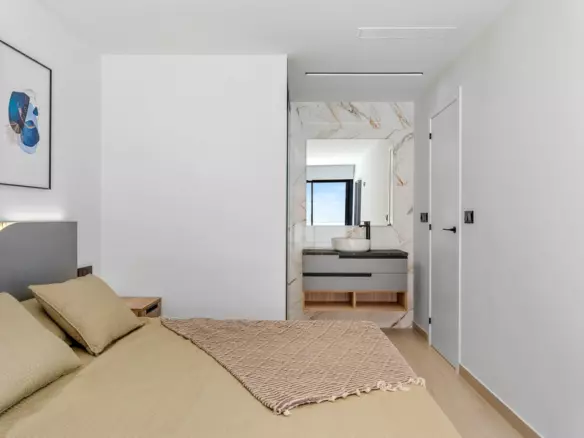 3-bedroom Apartment In Guardamar Del Segura, Spain (82 M²)