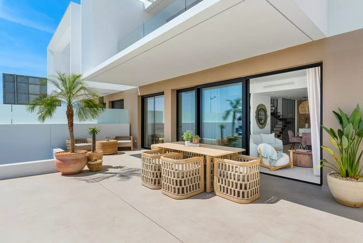 3-bedroom Villa In Dolores, Spain (127 M²)