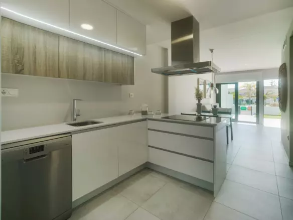 3-bedroom Apartment In Pilar De La Horadada, Spain (102 M²)