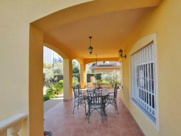 4-bedroom Villa In Elche, Spain (424 M²)