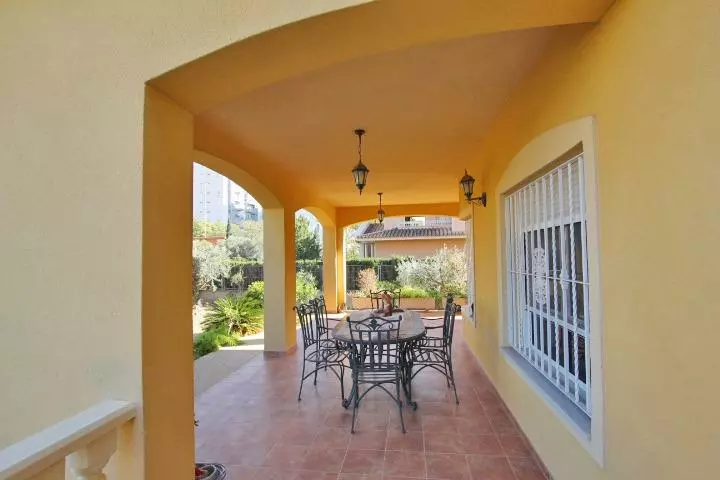 4-bedroom Villa In Elche, Spain (424 M²)