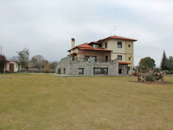 5-bedroom Villa In Litochoro, Greece (450 M²)