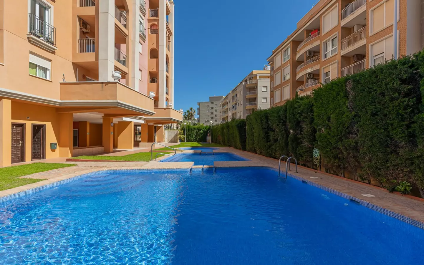 2-bedroom Apartment In Torrevieja, Spain (86 M²)