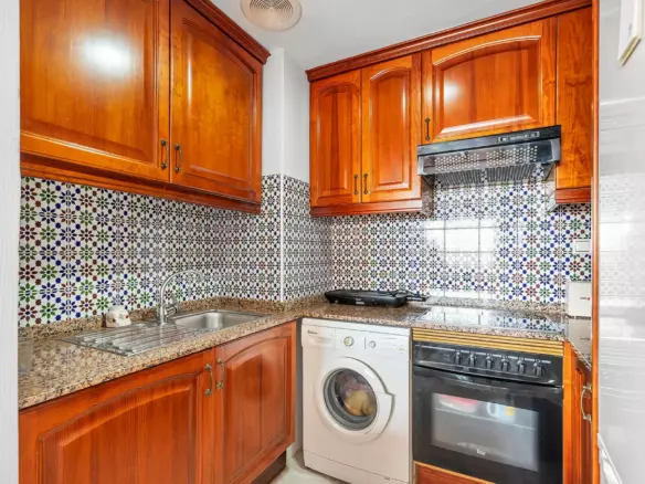 2-bedroom Apartment In Torrevieja, Spain (86 M²)