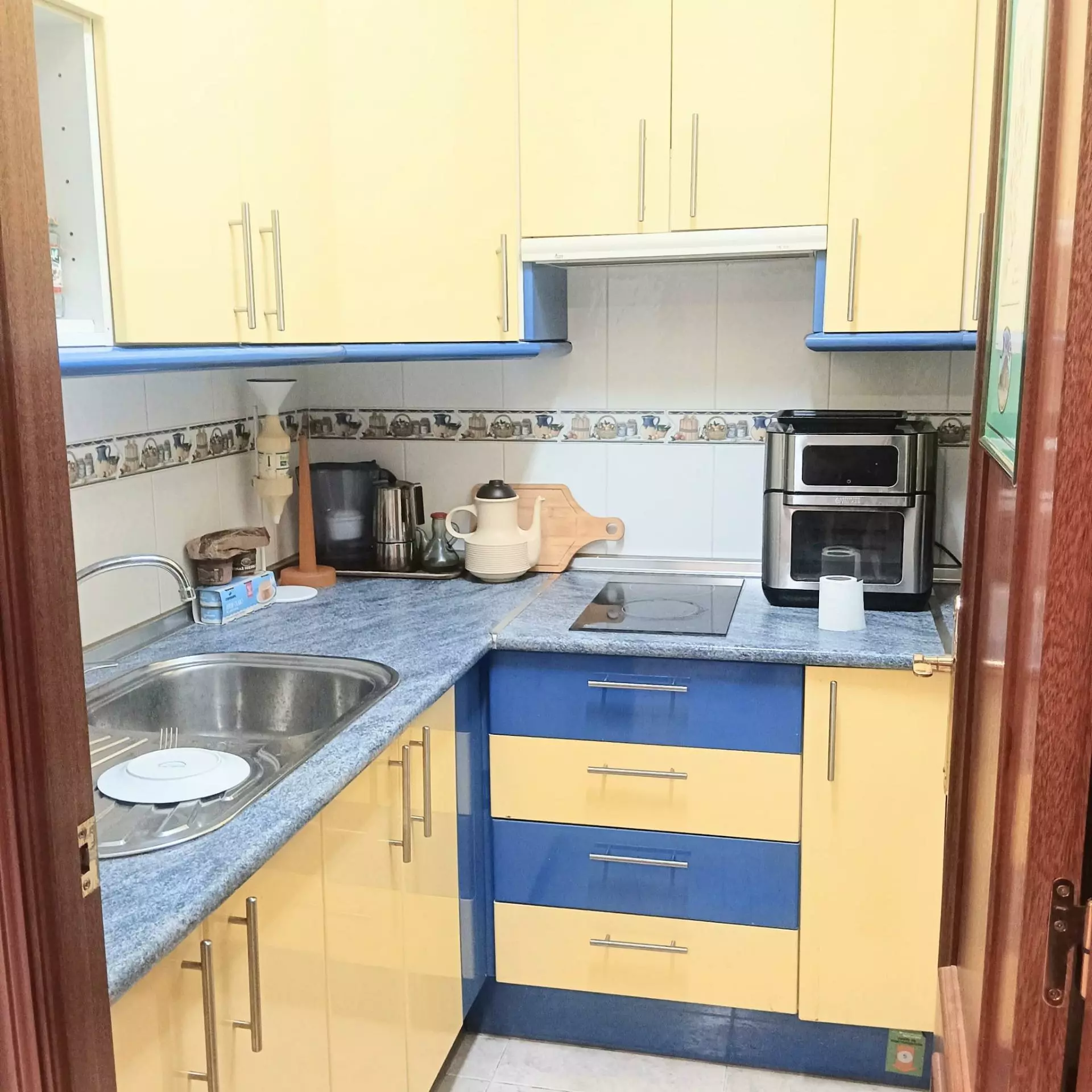 8-bedroom Commercial Unit In Benidorm, Spain (300 M²)