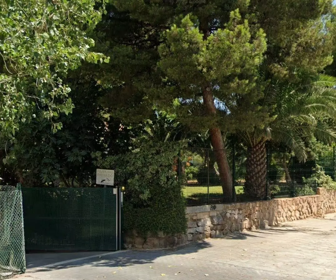 8-bedroom Commercial Unit In Benidorm, Spain (300 M²)