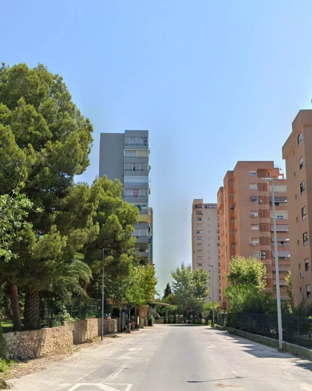 8-bedroom Commercial Unit In Benidorm, Spain (300 M²)