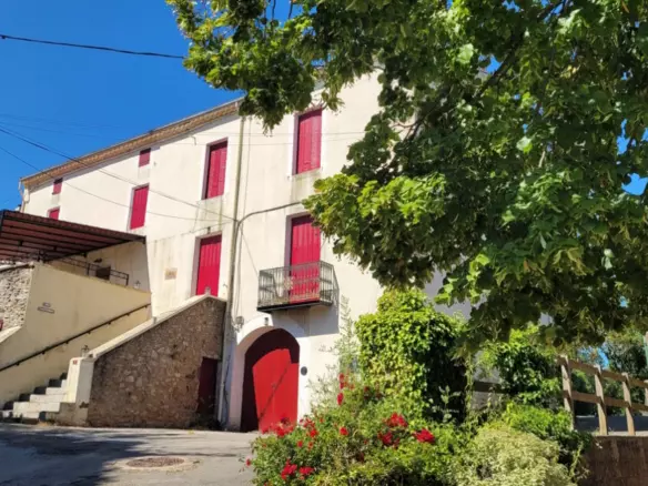 7-bedroom House In Faugeres, France (250 M²)
