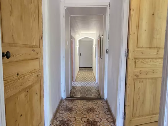 7-bedroom House In Faugeres, France (250 M²)