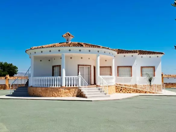 3-bedroom Country House In Catral, Spain (147 M²)