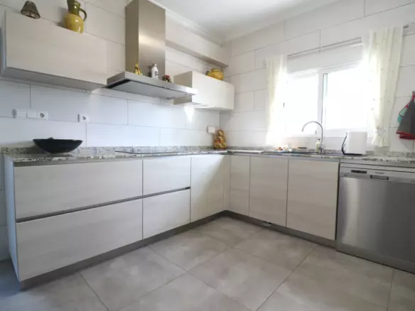 3-bedroom Country House In Orihuela, Spain (138 M²)