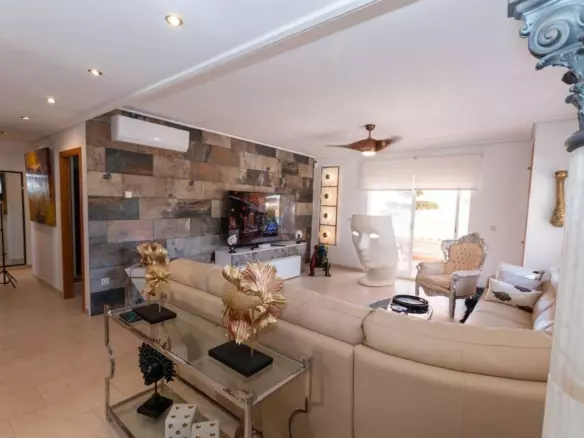 3-bedroom Apartment In Orihuela Costa, Spain (110 M²)