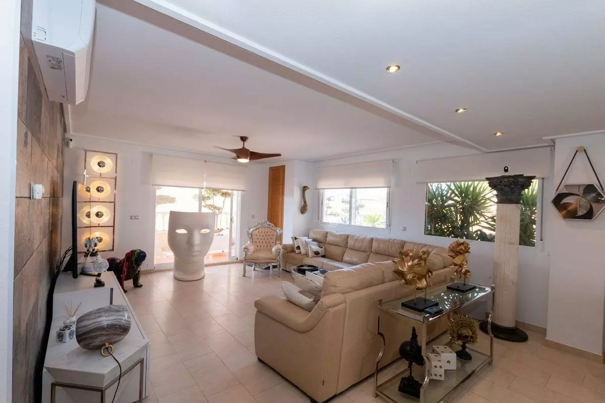 3-bedroom Apartment In Orihuela Costa, Spain (110 M²)