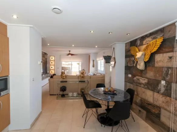 3-bedroom Apartment In Orihuela Costa, Spain (110 M²)