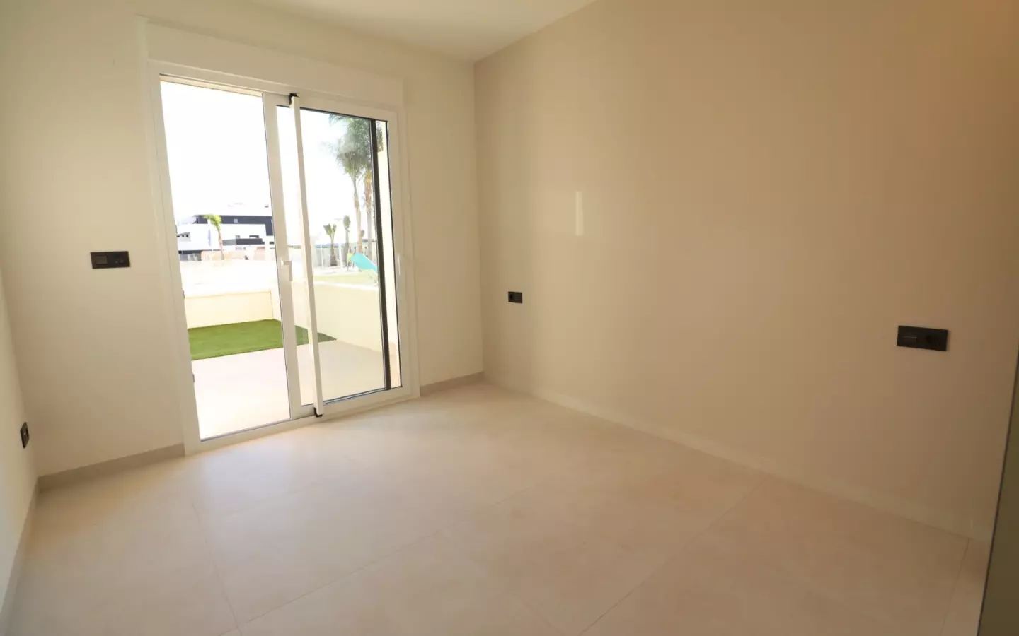 2-bedroom Apartment In Guardamar Del Segura, Spain (88 M²)