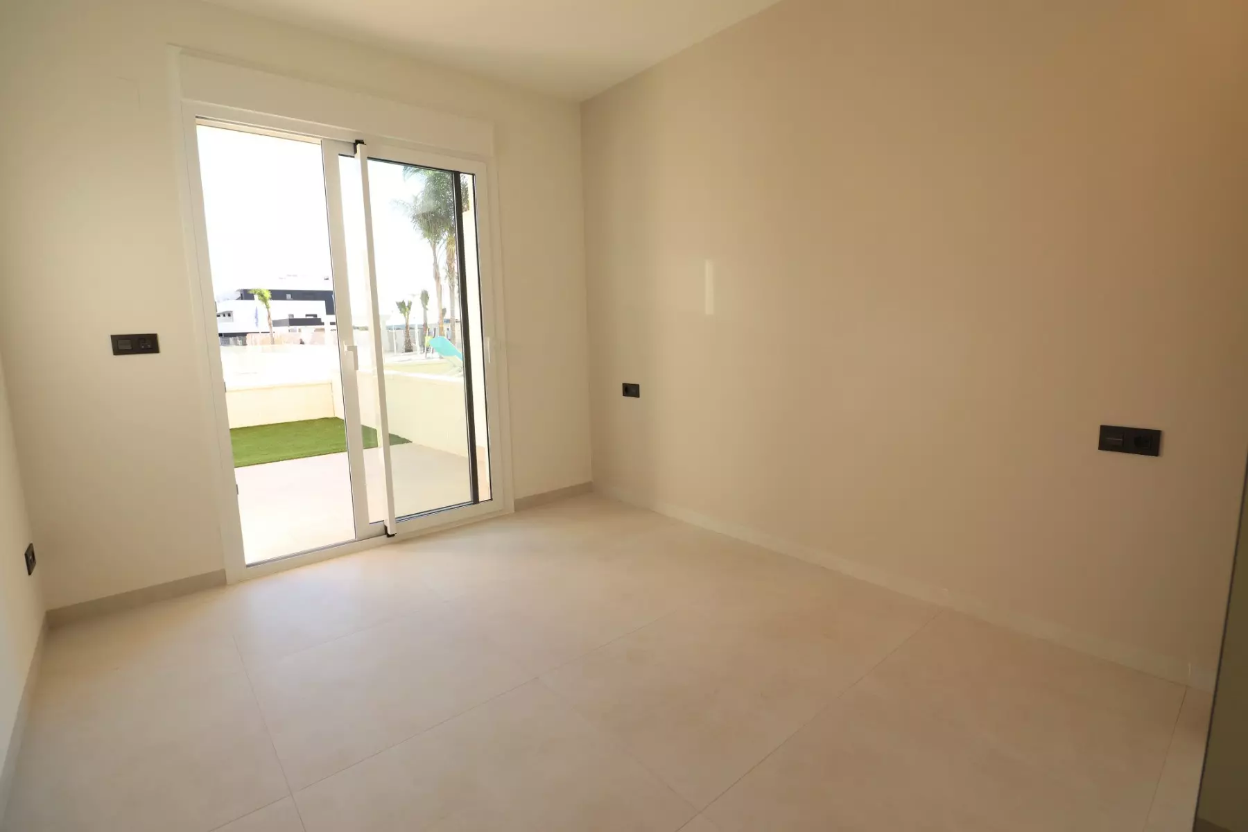 2-bedroom Apartment In Guardamar Del Segura, Spain (88 M²)