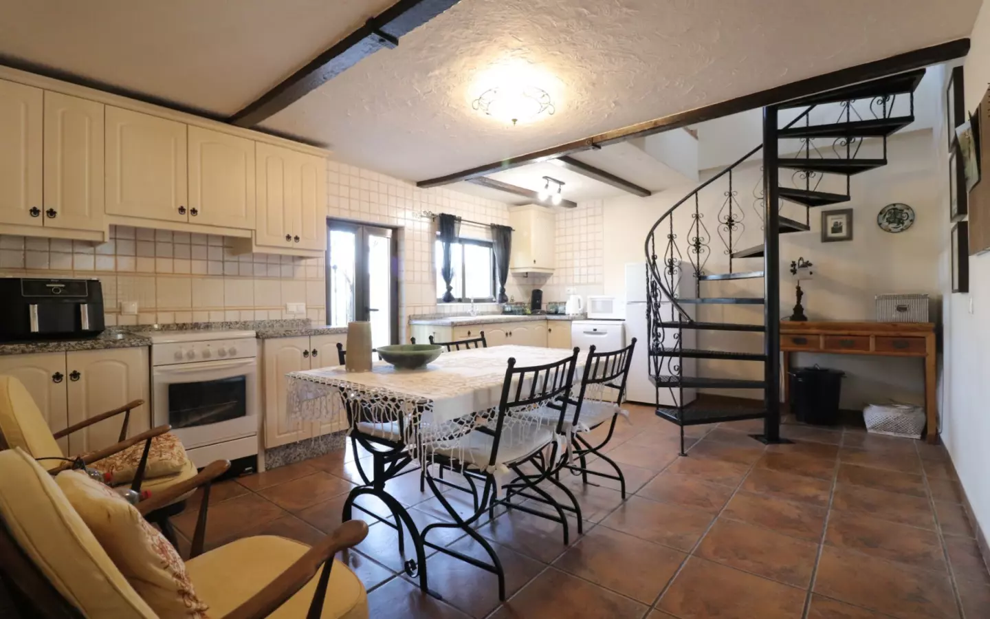 4-bedroom Country House In Albatera, Spain (231 M²)