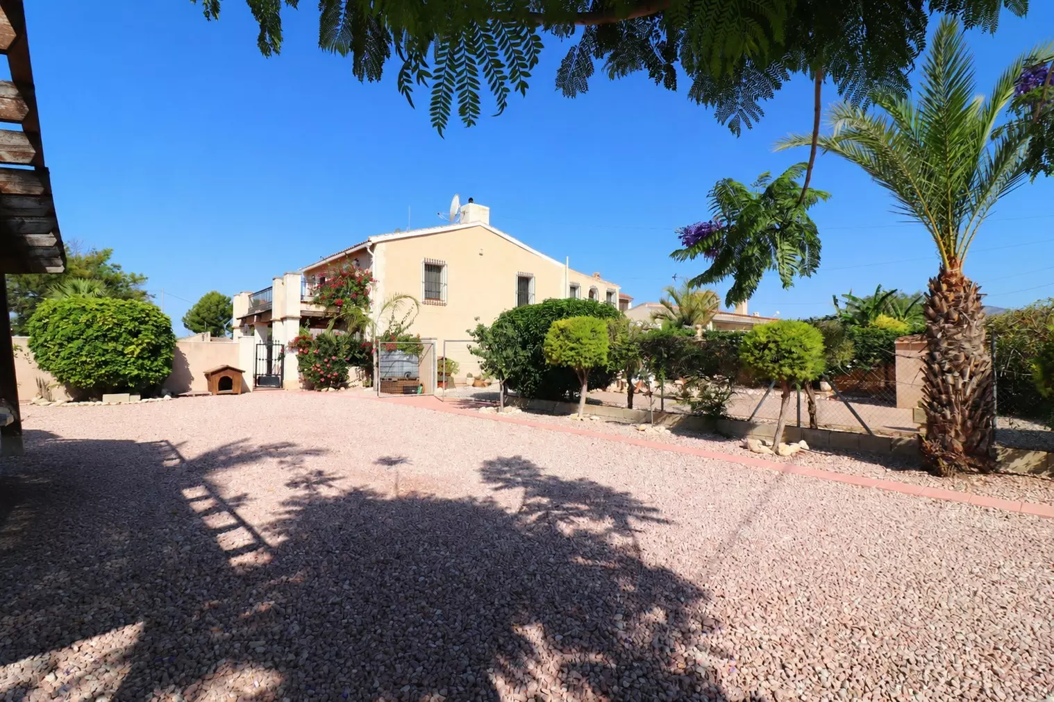 o_1jqo6v9b11l8g1ofj15941dge22i17-3fe8f9 4-bedroom Country House In Albatera, Spain (231 M²)