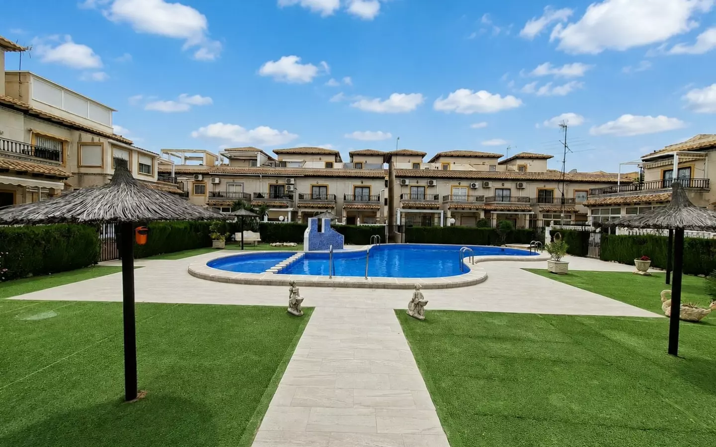 2-bedroom Apartment In Orihuela Costa, Spain (52 M²)