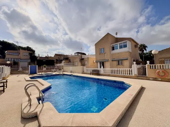 4-bedroom House In Torrevieja, Spain (127 M²)