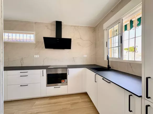 4-bedroom House In Torrevieja, Spain (127 M²)
