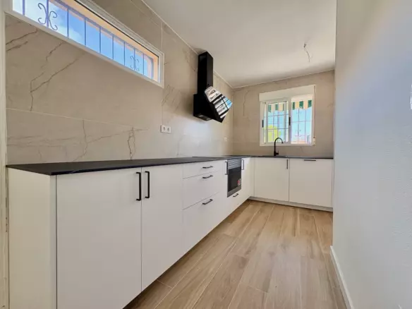 4-bedroom House In Torrevieja, Spain (127 M²)