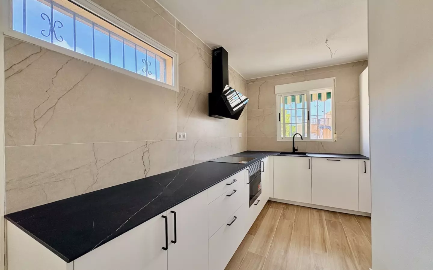 4-bedroom House In Torrevieja, Spain (127 M²)