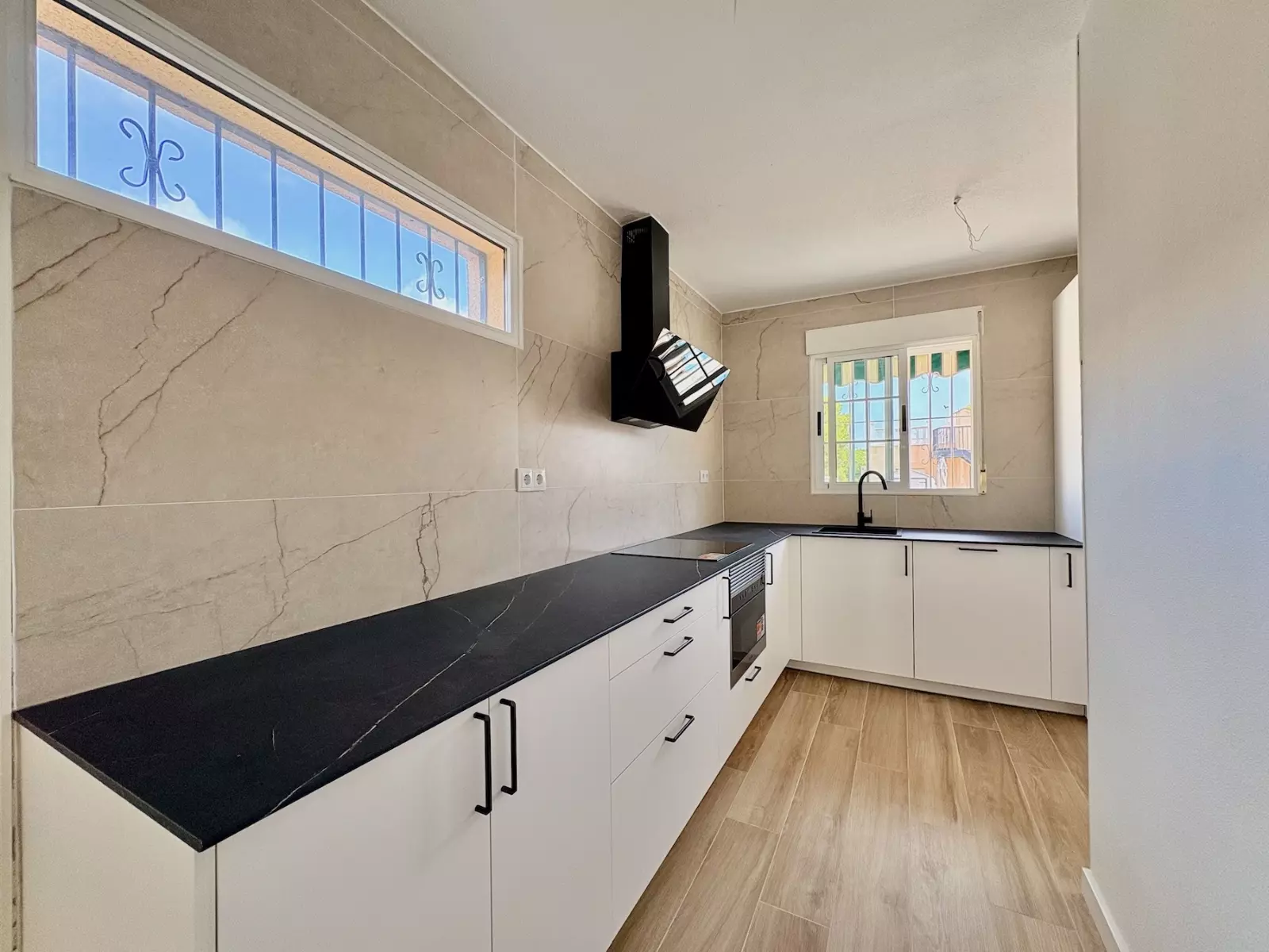4-bedroom House In Torrevieja, Spain (127 M²)