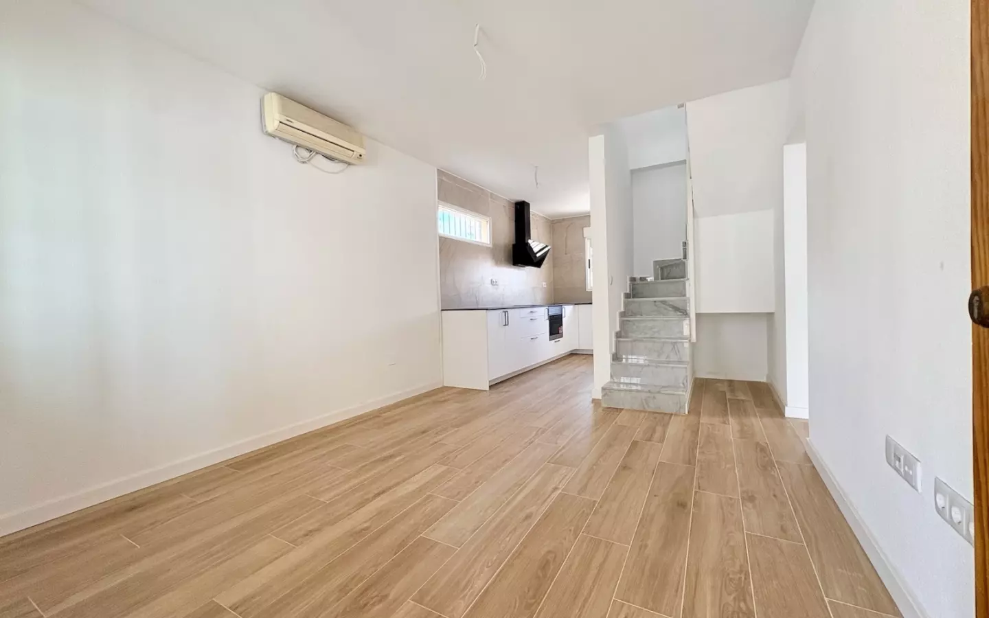 4-bedroom House In Torrevieja, Spain (127 M²)
